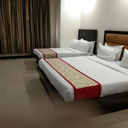 Zenith Hotel - Delhi Airport Нью-Дели Экстерьер фото