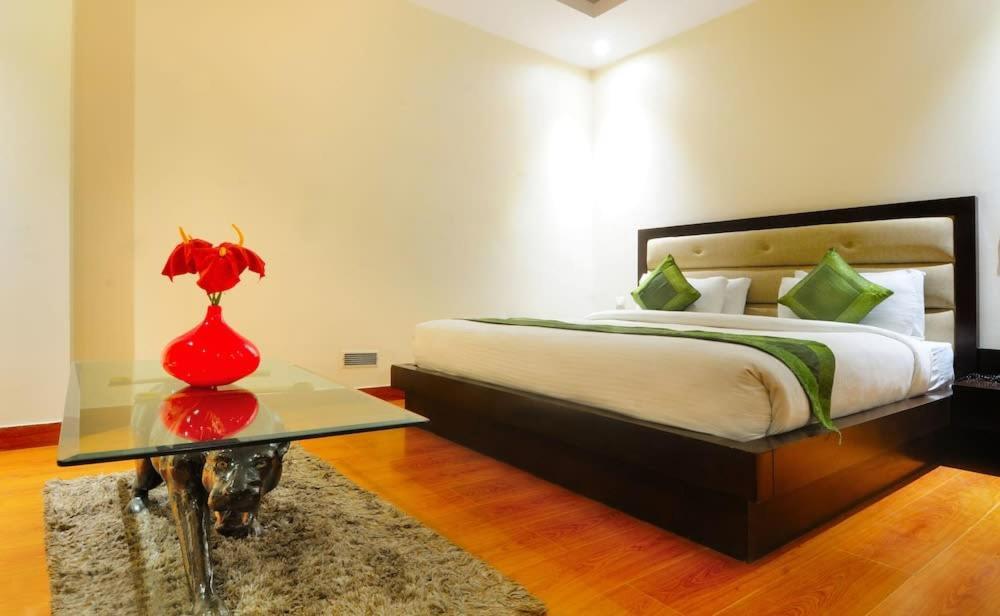 Zenith Hotel - Delhi Airport Нью-Дели Экстерьер фото