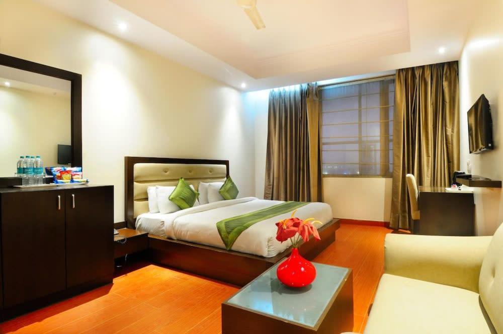 Zenith Hotel - Delhi Airport Нью-Дели Экстерьер фото