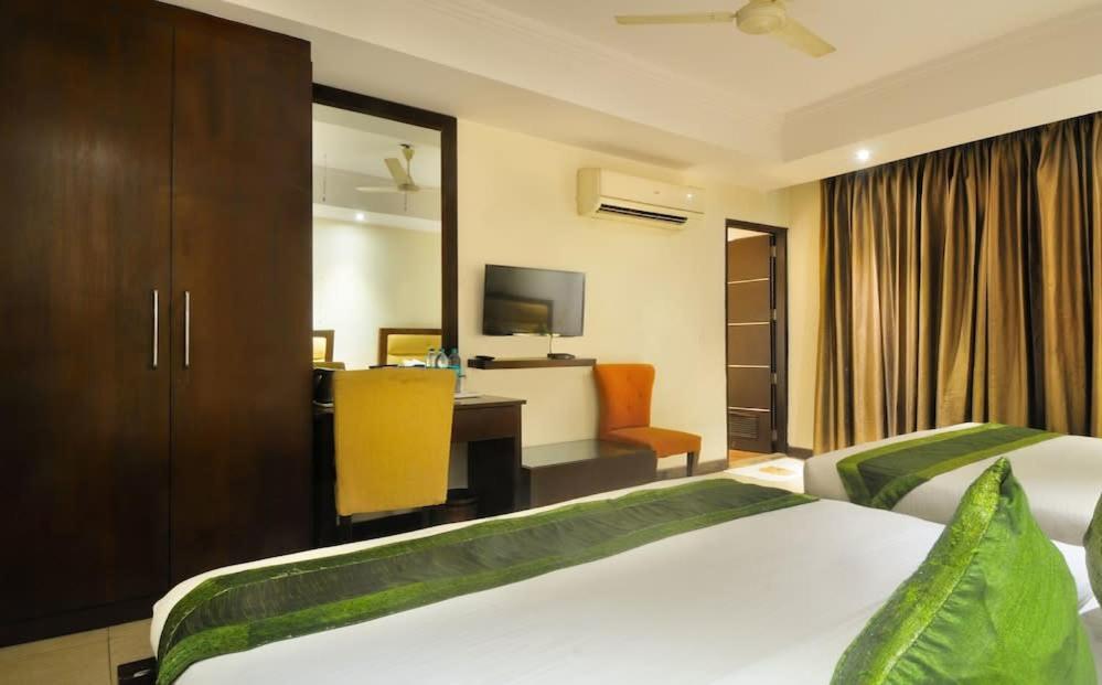 Zenith Hotel - Delhi Airport Нью-Дели Экстерьер фото