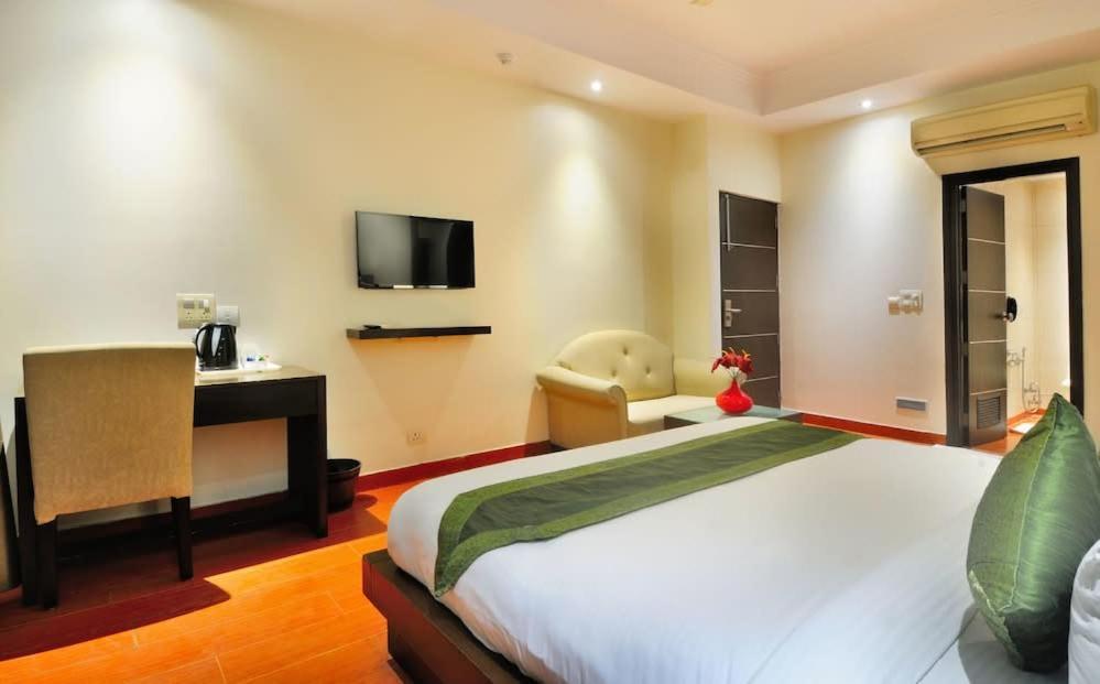 Zenith Hotel - Delhi Airport Нью-Дели Экстерьер фото