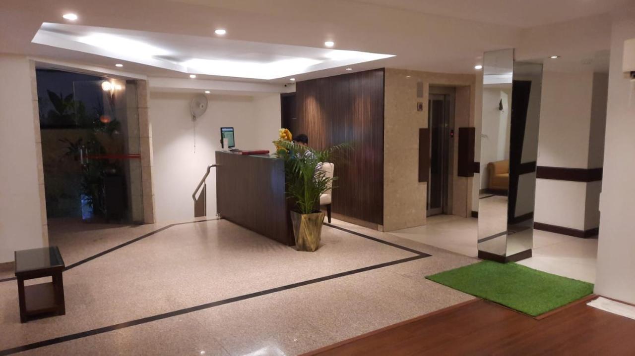 Zenith Hotel - Delhi Airport Нью-Дели Экстерьер фото