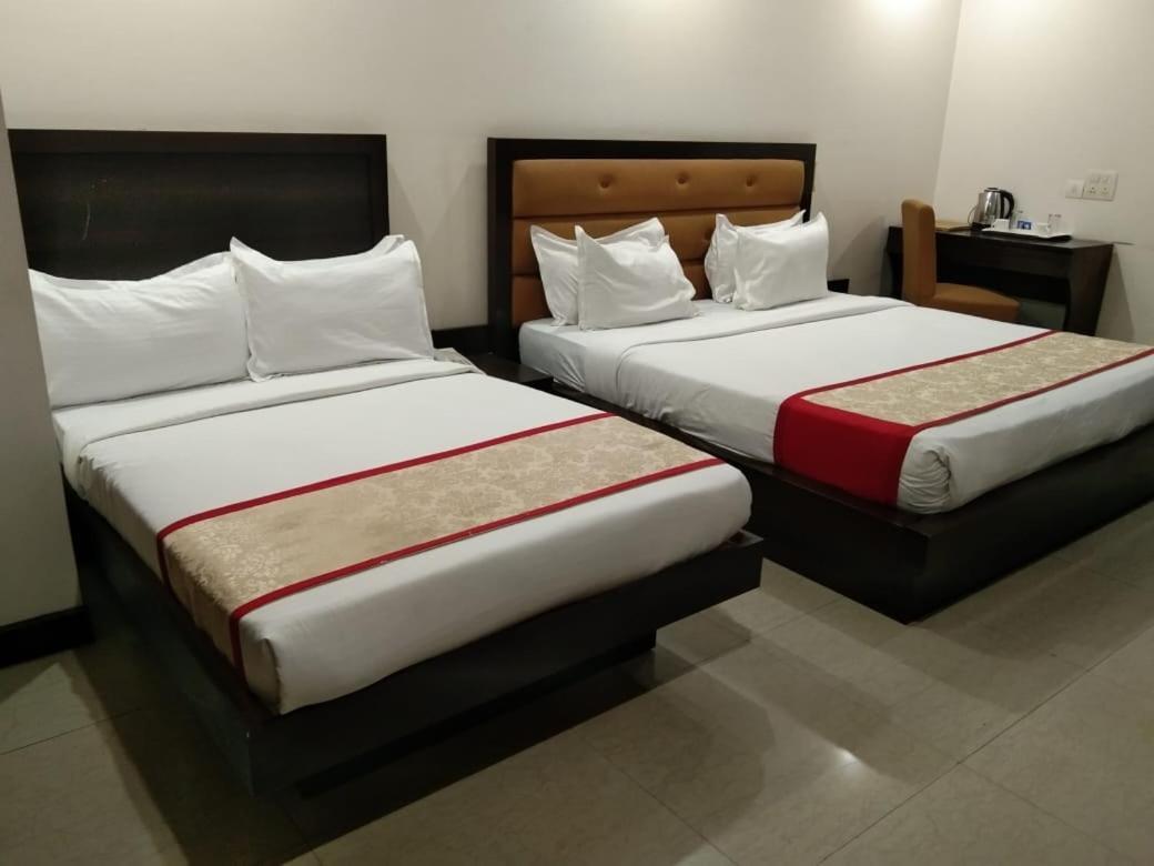 Zenith Hotel - Delhi Airport Нью-Дели Экстерьер фото
