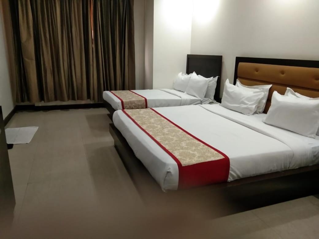 Zenith Hotel - Delhi Airport Нью-Дели Экстерьер фото